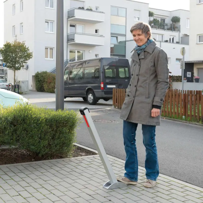 Alternative view of Bollards - Semi-Automatic Fold-Down