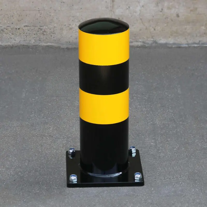Alternative view of Guide Hoops and Bollards - HGV