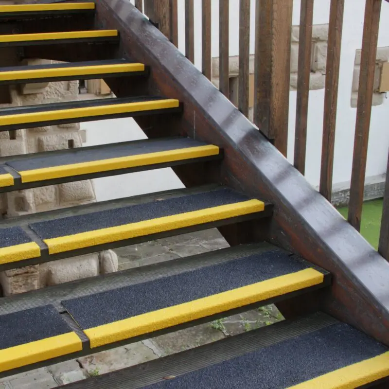 Alternative view of Stair Nosing - Anti-Slip Stair Edge Profile in Fiberglass-Reinforced Plastic