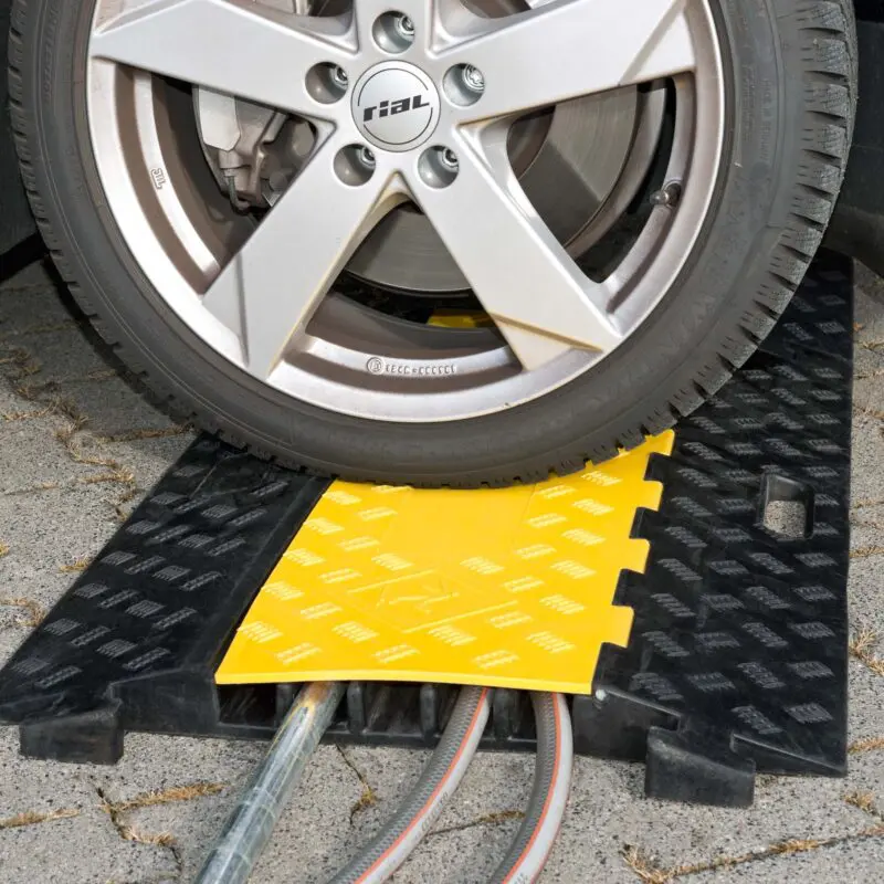 Alternative view of Cable Protector M - Drive-Over Height 50 mm