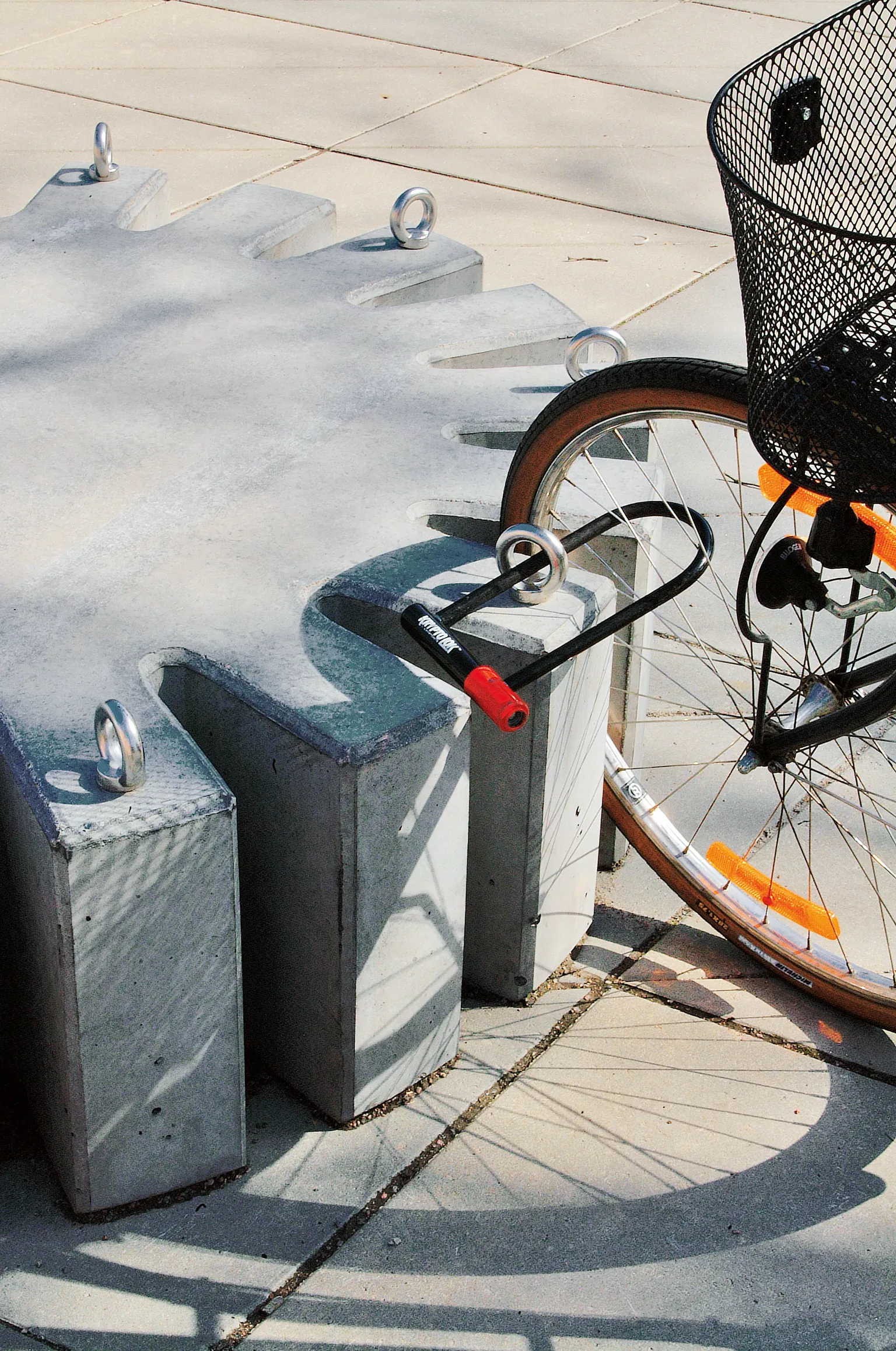 Betoninen pyöräteline - Pedalen - Image 13