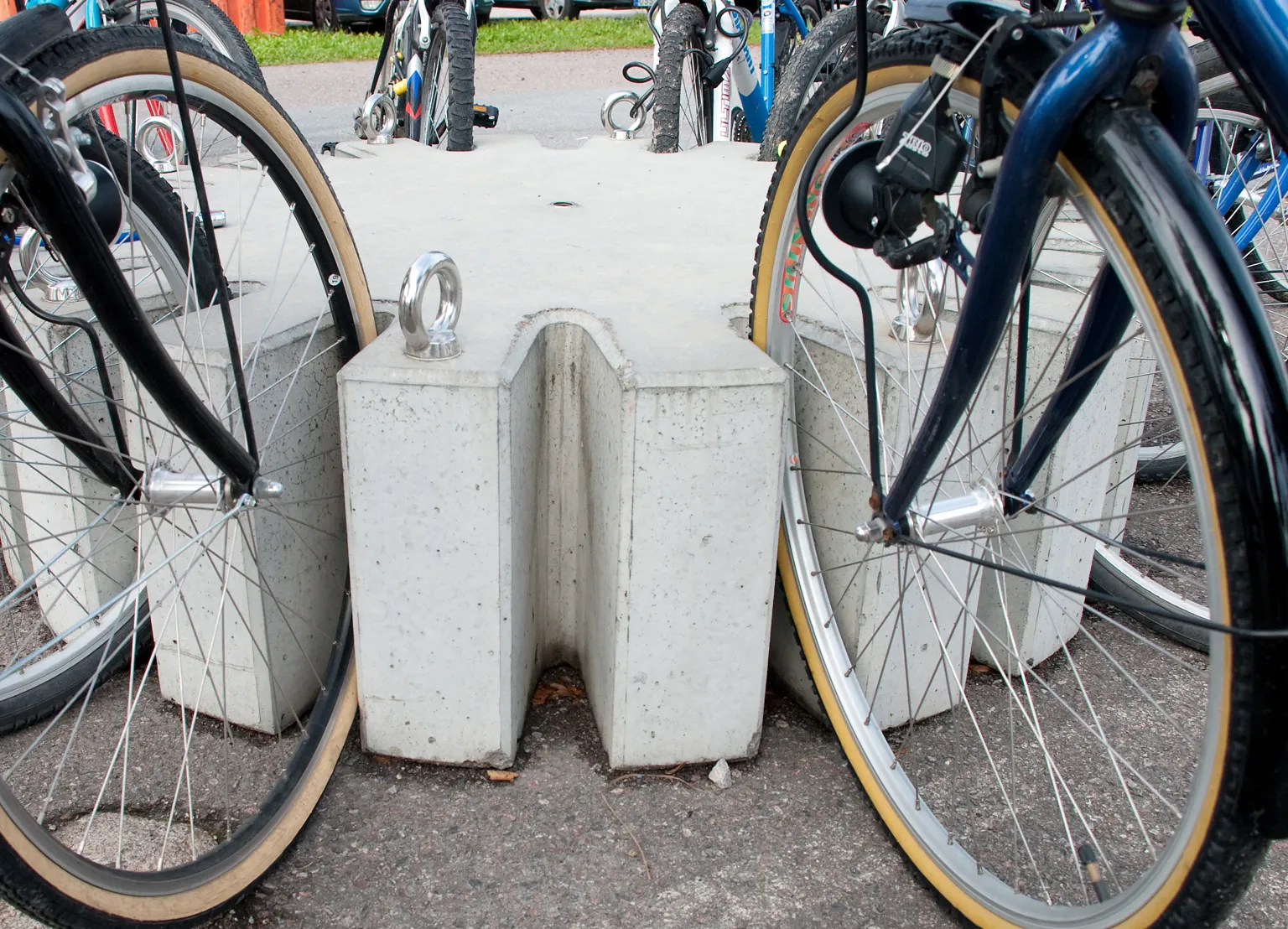 Betoninen pyöräteline - Pedalen - Image 14