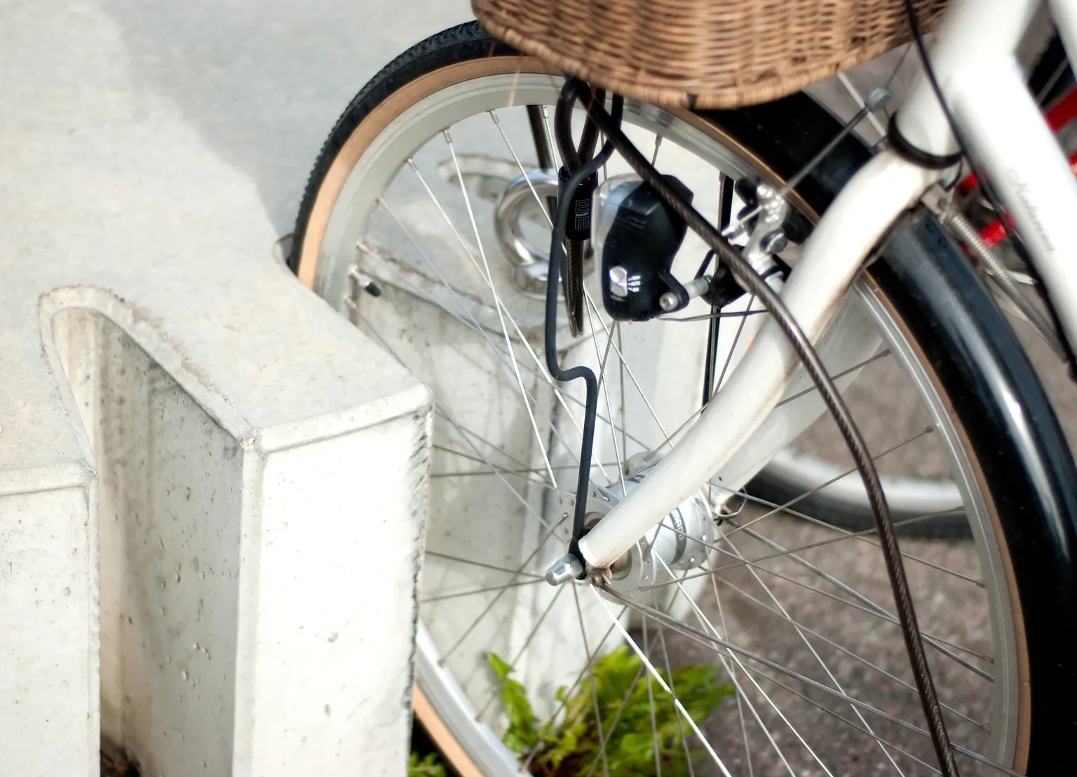 Betoninen pyöräteline - Pedalen - Image 11