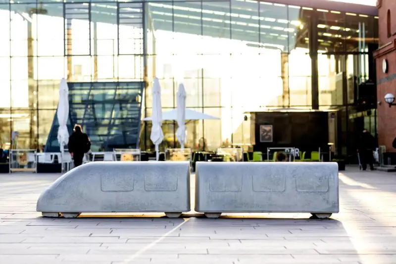 Alternative view of Concrete Barrier Block - Tåget
