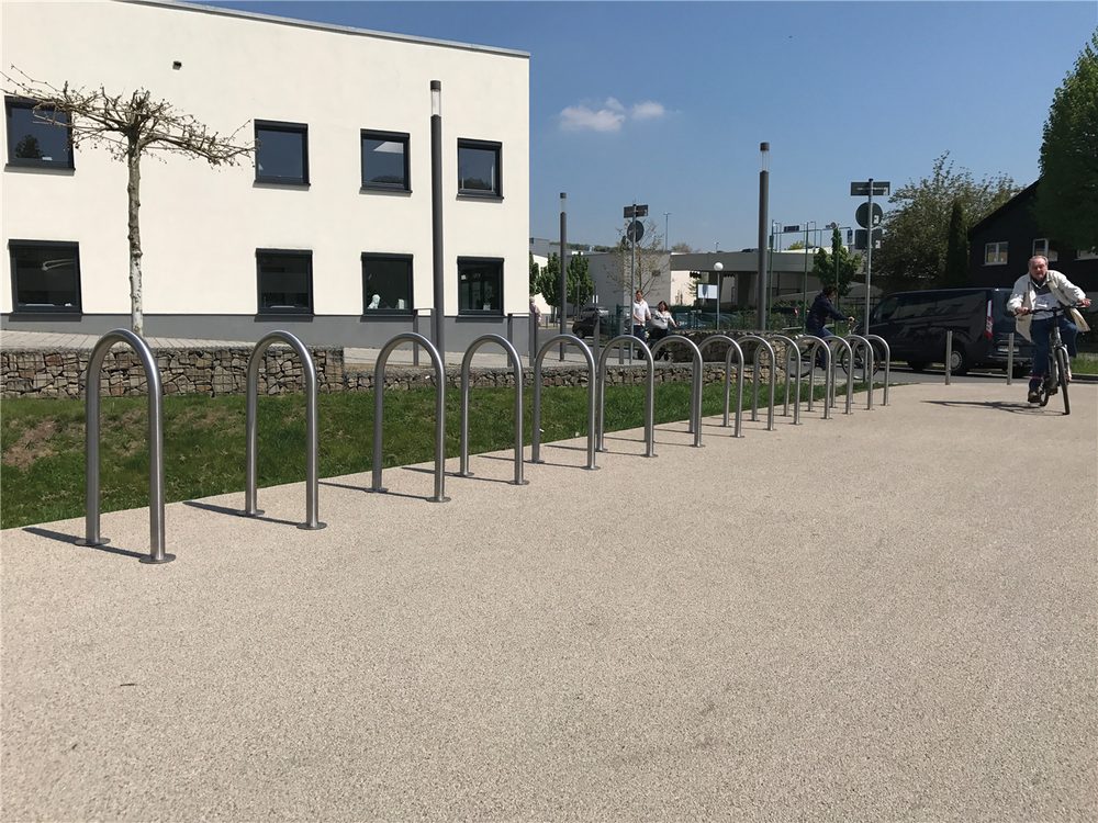 Alternative view of Cykelställ i rostfritt stål Ø 48 mm – Bredd 650 mm - Med mellanliggare