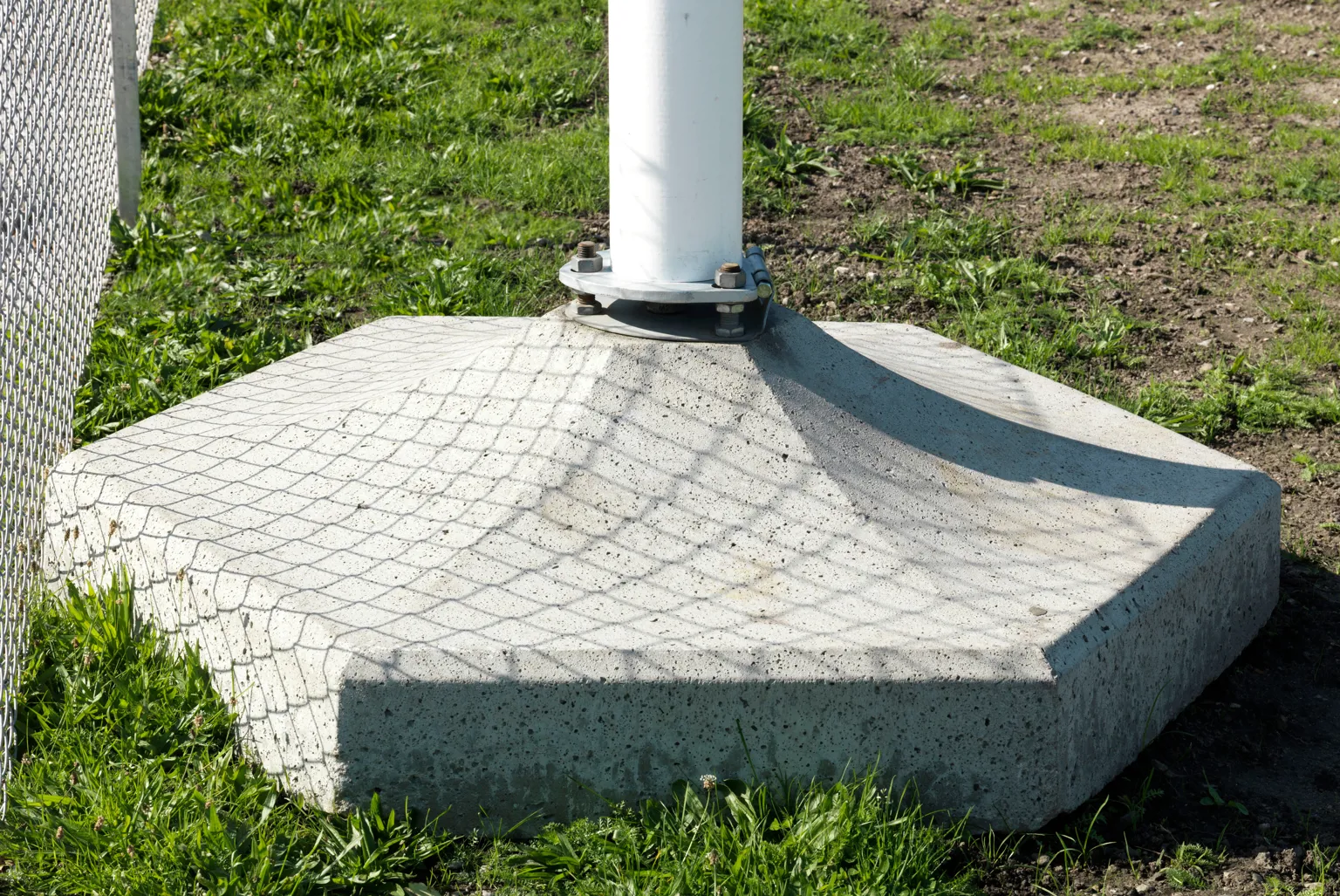 Alternative view of Flaggstångsfundament i betong