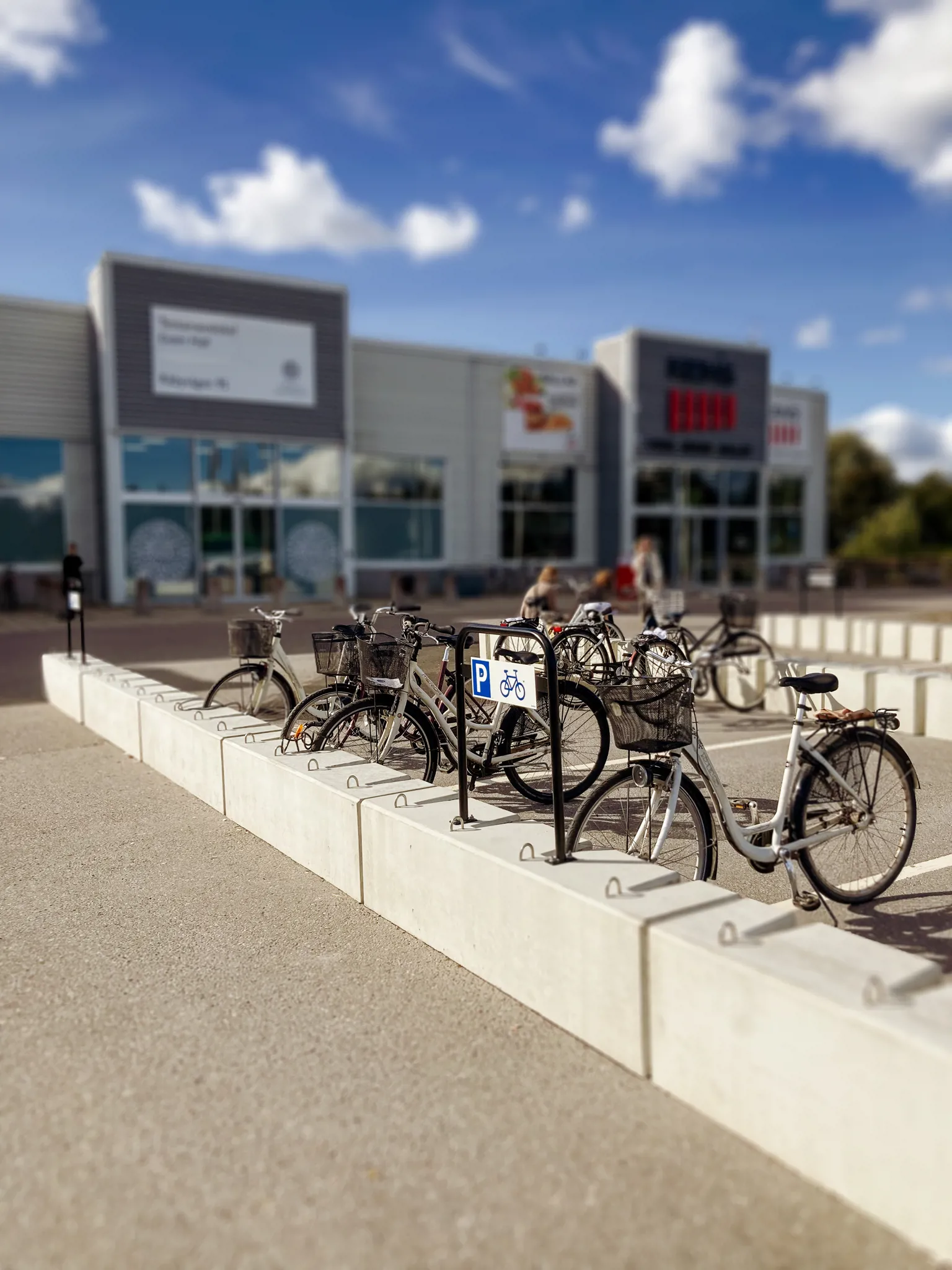 Betoninen pyöräteline - Pedalen - Image 3
