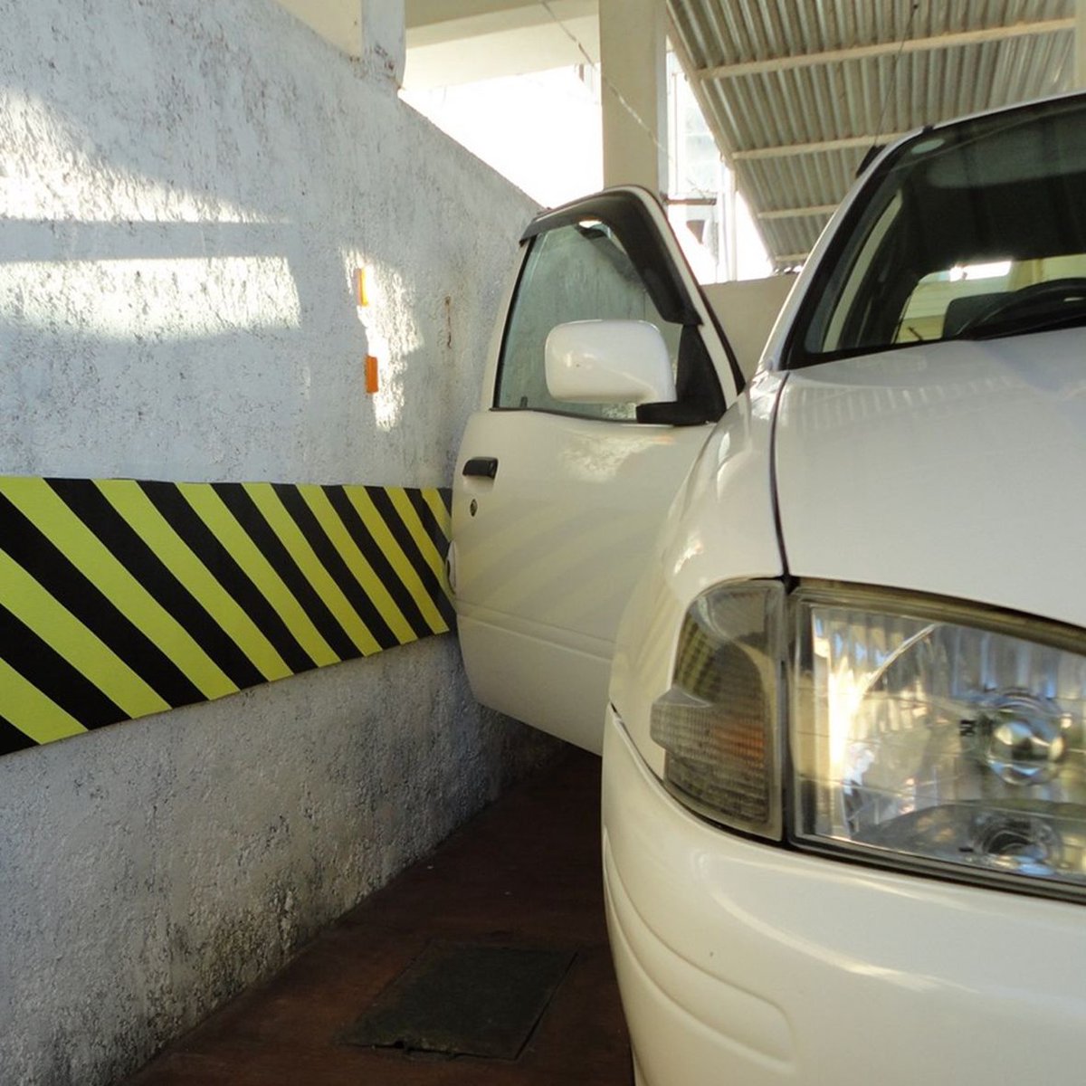 Wall and Column Protector with Double-Sided Tape - 5000 x 300 x 20 mm - Image 4
